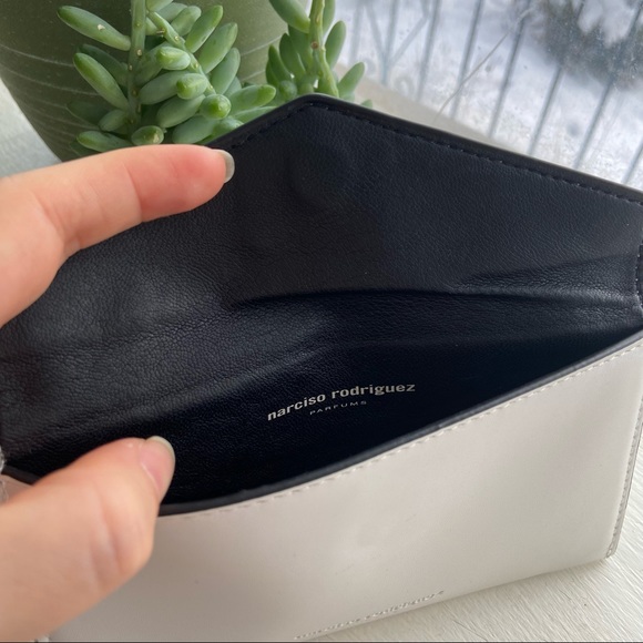 Narcisco Rodriguez Parfums Pouch - Picture 3 of 4